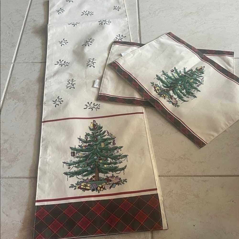 SPODE TABLE RUNNER 13.75" X 89" w/ 2 place mats